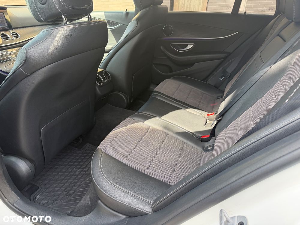 Mercedes-Benz Klasa E 220 d 4Matic All-Terrain 9G-TRONIC Exclusive - 31