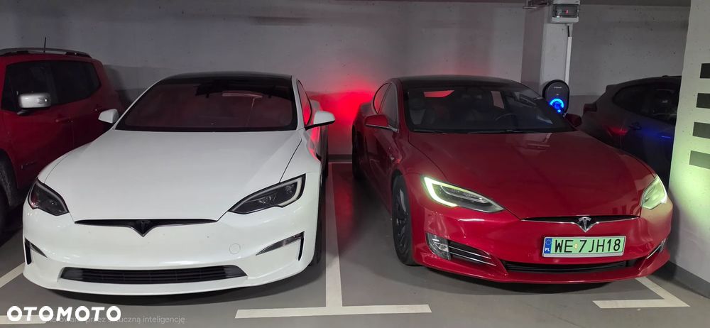 Tesla Model S - 12