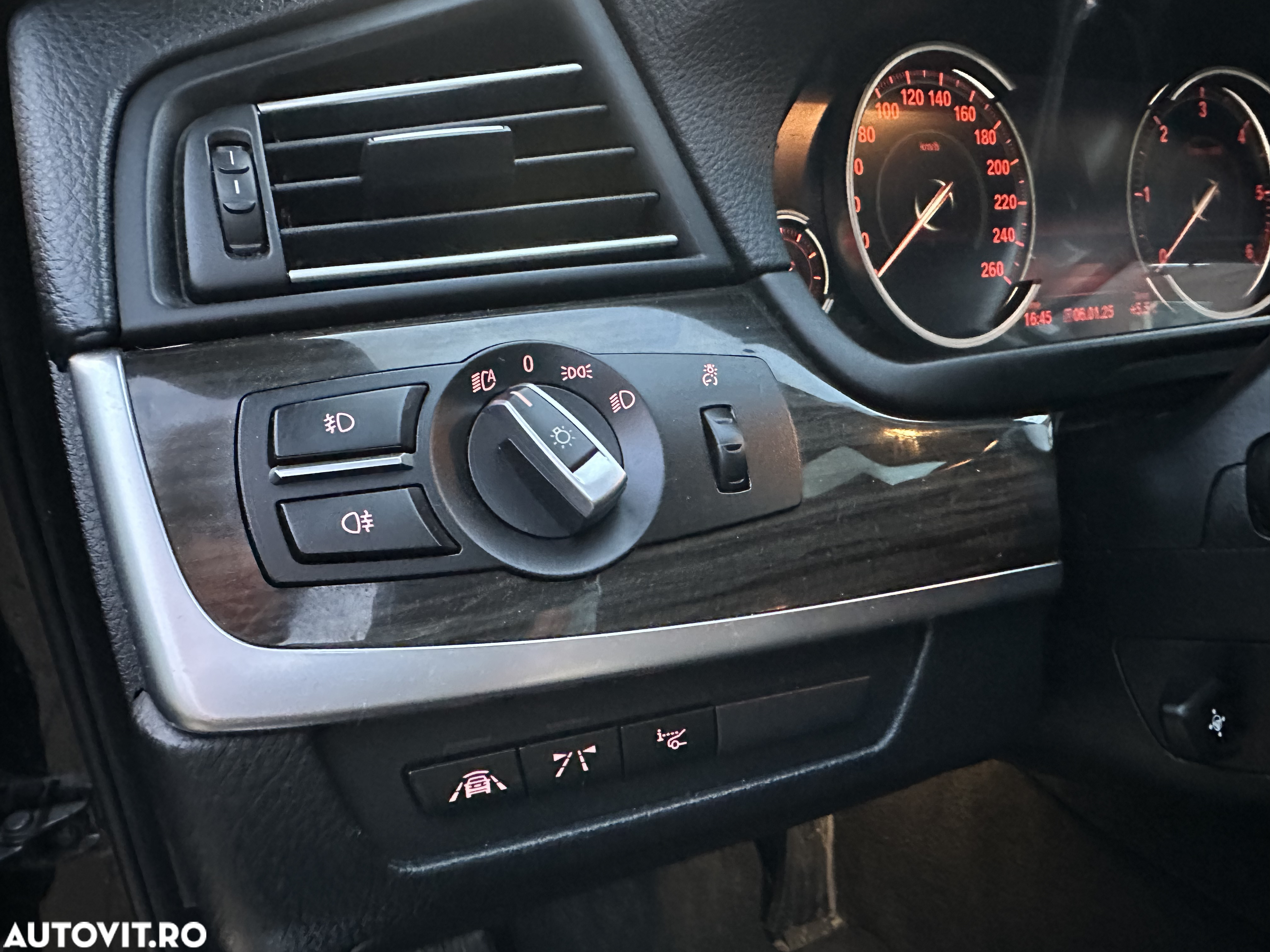 BMW Seria 5 520d Touring Aut. Luxury Line - 25