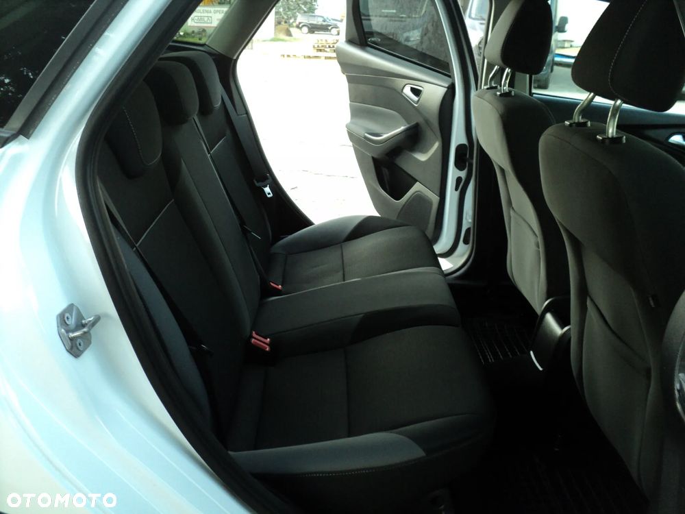 Ford Focus 1.6 EcoBoost Titanium - 13