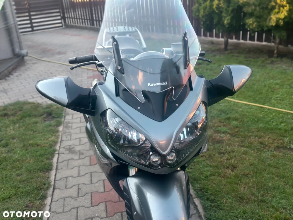 Kawasaki GTR - 16