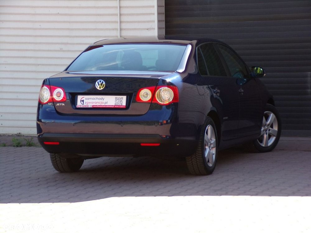 Volkswagen Jetta - 16