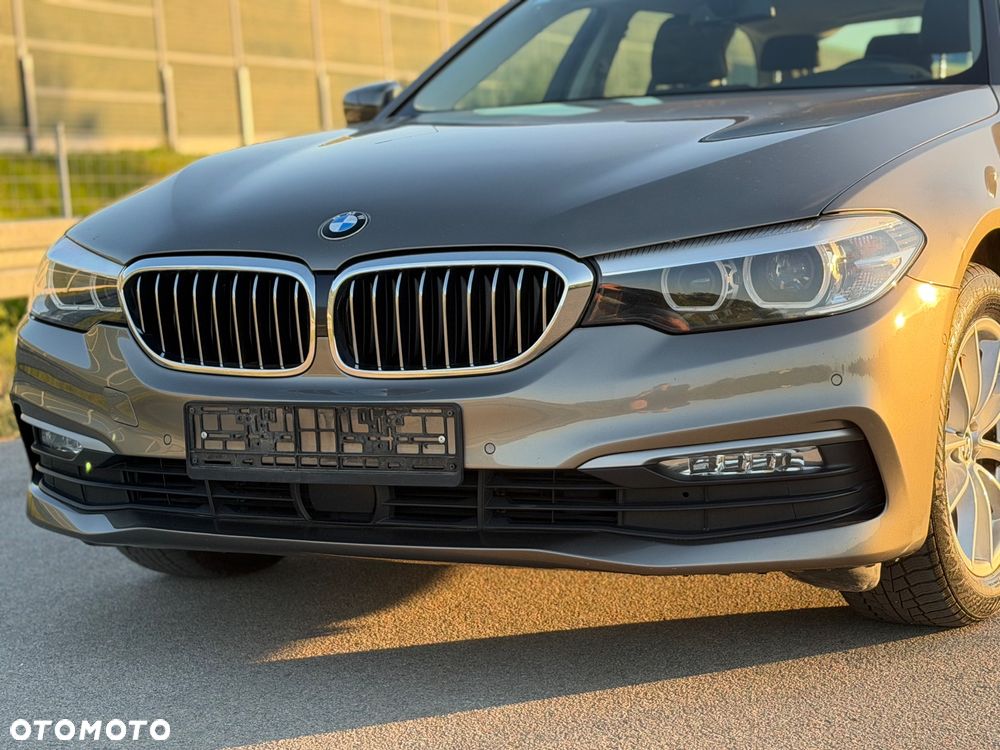 BMW Seria 5 520d xDrive Luxury Line sport - 22