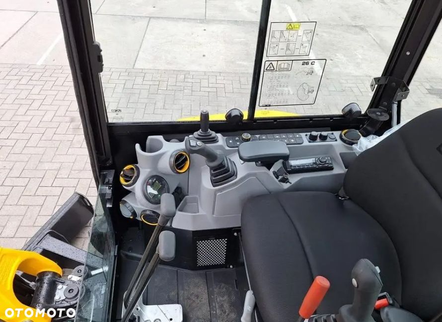 JCB 26 c1 - 4