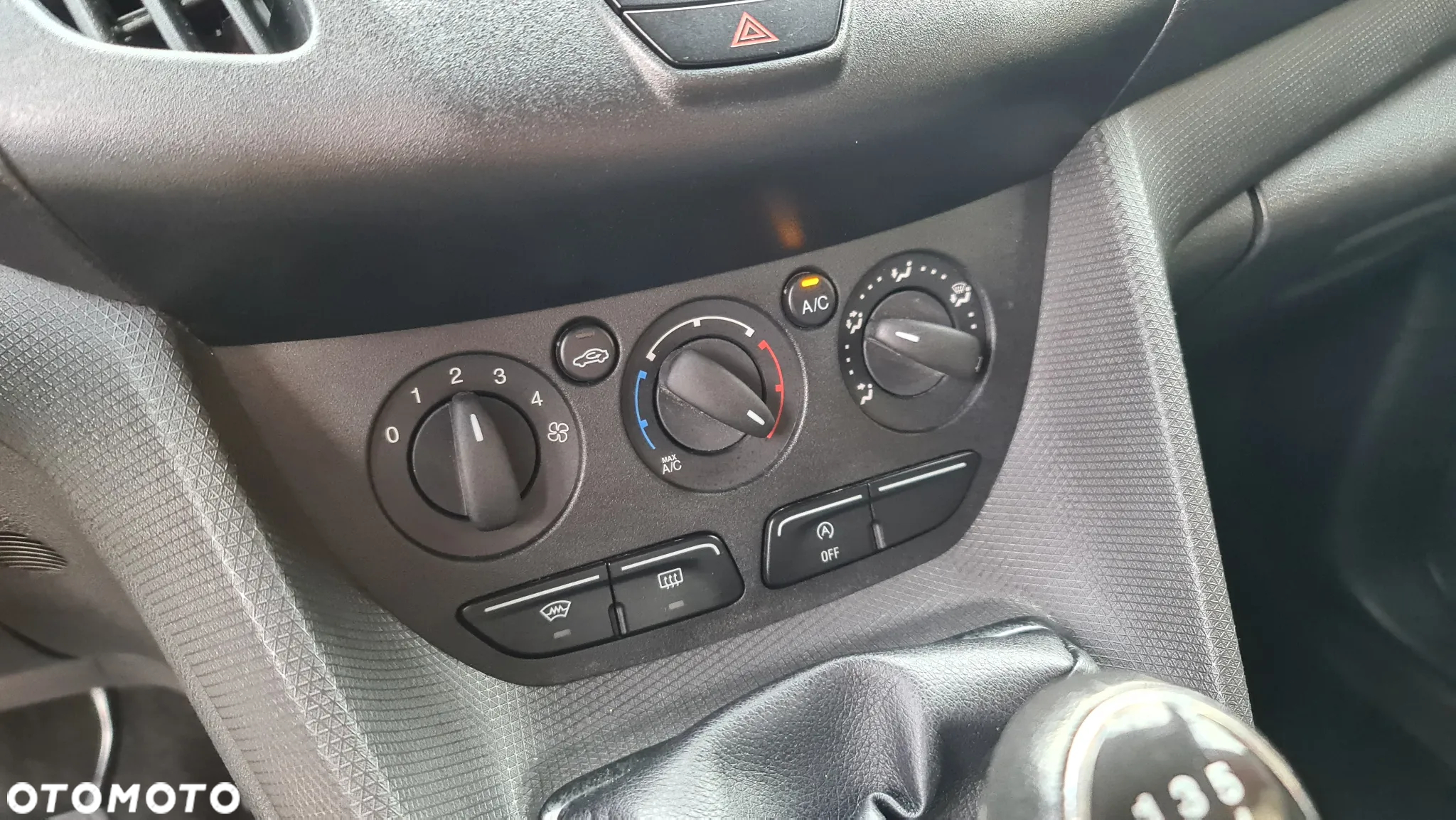 Ford TRANSIT CONNECT KLIMATYZACJA WEBASTO HAK PIĘKNY - 22
