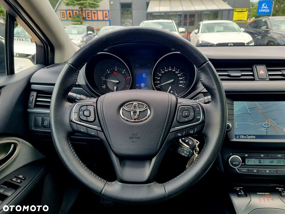 Toyota Avensis 2.0 D-4D Premium - 15