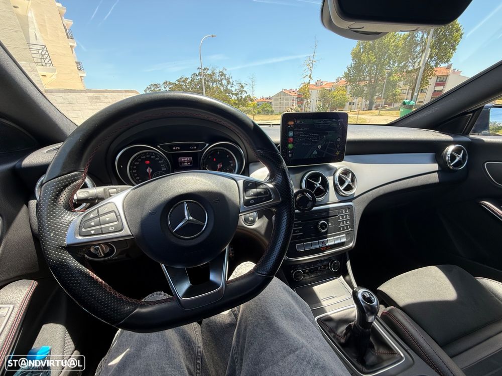 Mercedes-Benz CLA 200 d Shooting Brake AMG Line - 11