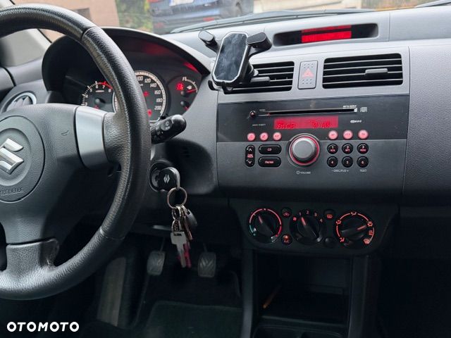 Suzuki Swift 1.3 Sakura - 5