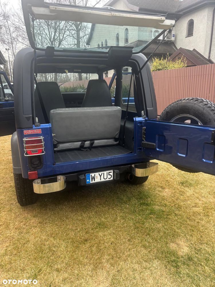 Jeep Wrangler - 8