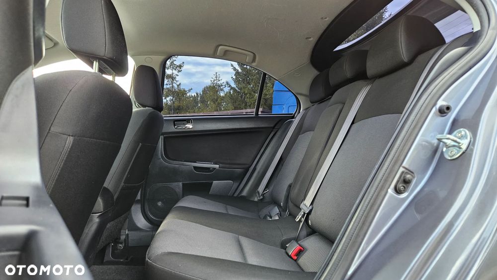 Mitsubishi Lancer 1.8 Intense - 8