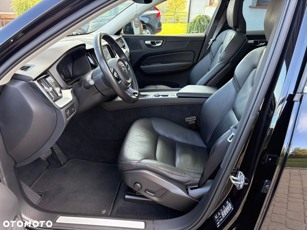 Volvo XC 60 D5 AWD Momentum - 7