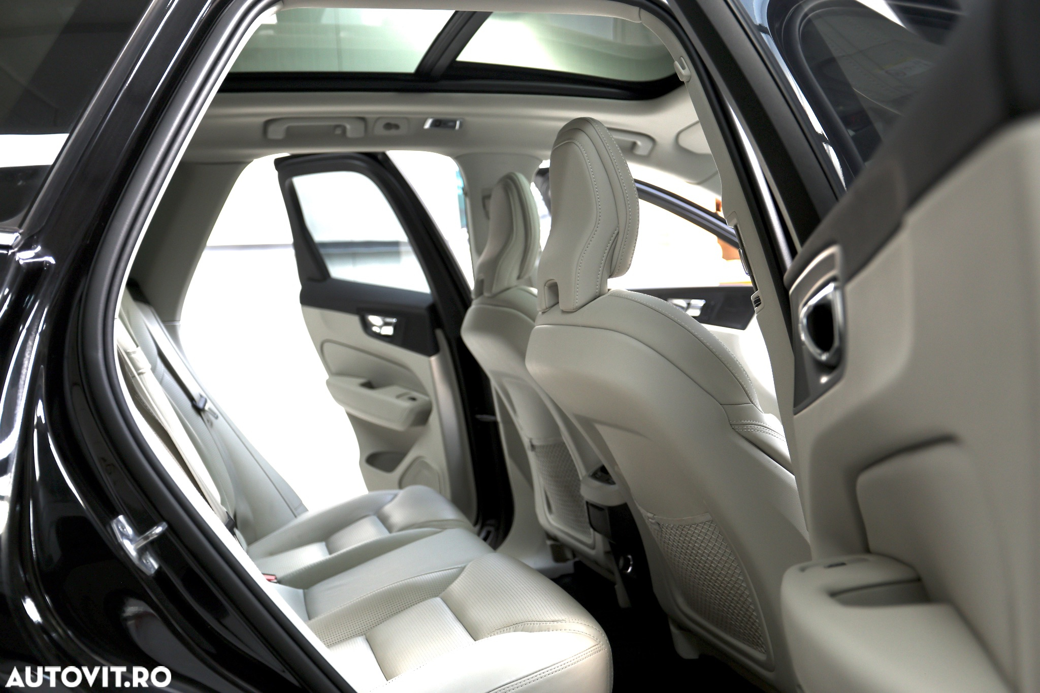 Volvo XC 60 B5 MHEV AT8 AWD Inscription - 17