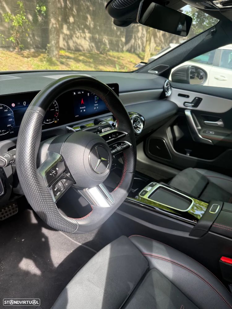 Mercedes-Benz A 250 e AMG Line - 11