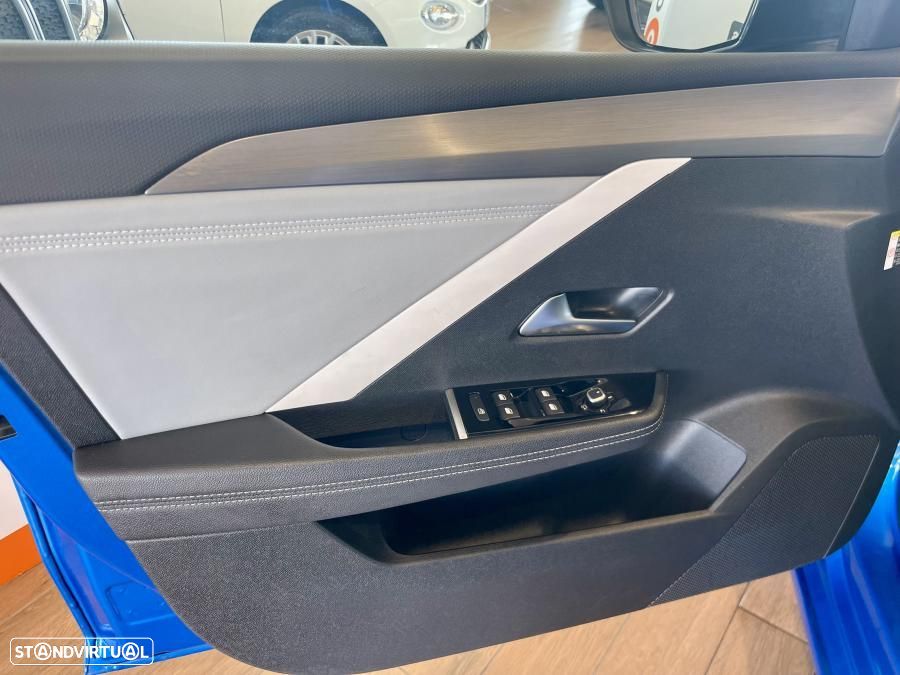 Opel Astra 1.2 T Elegance - 26