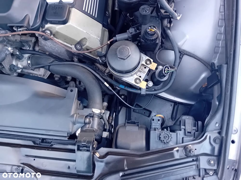 BMW Seria 7 740i V8 - 23