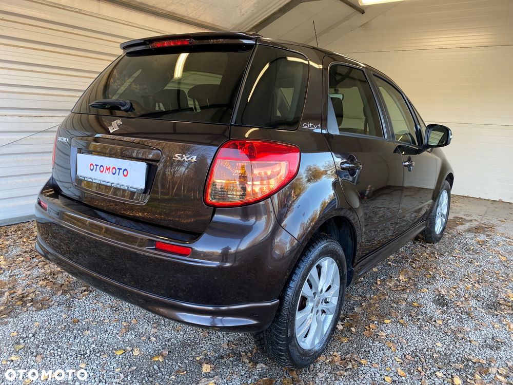Suzuki SX4 1.6 Premium - 26
