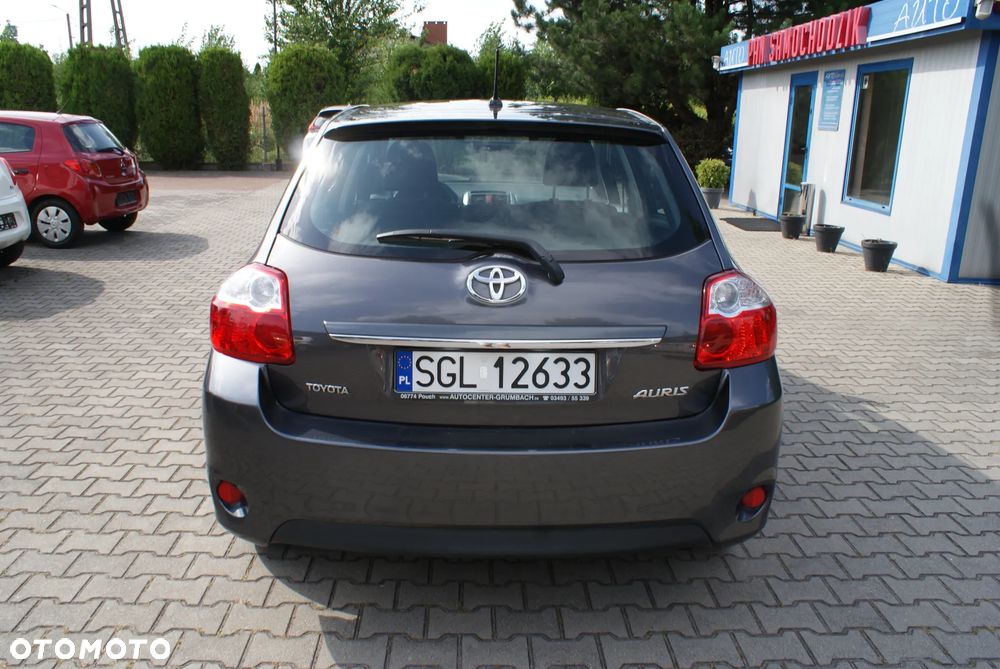 Toyota Auris - 10
