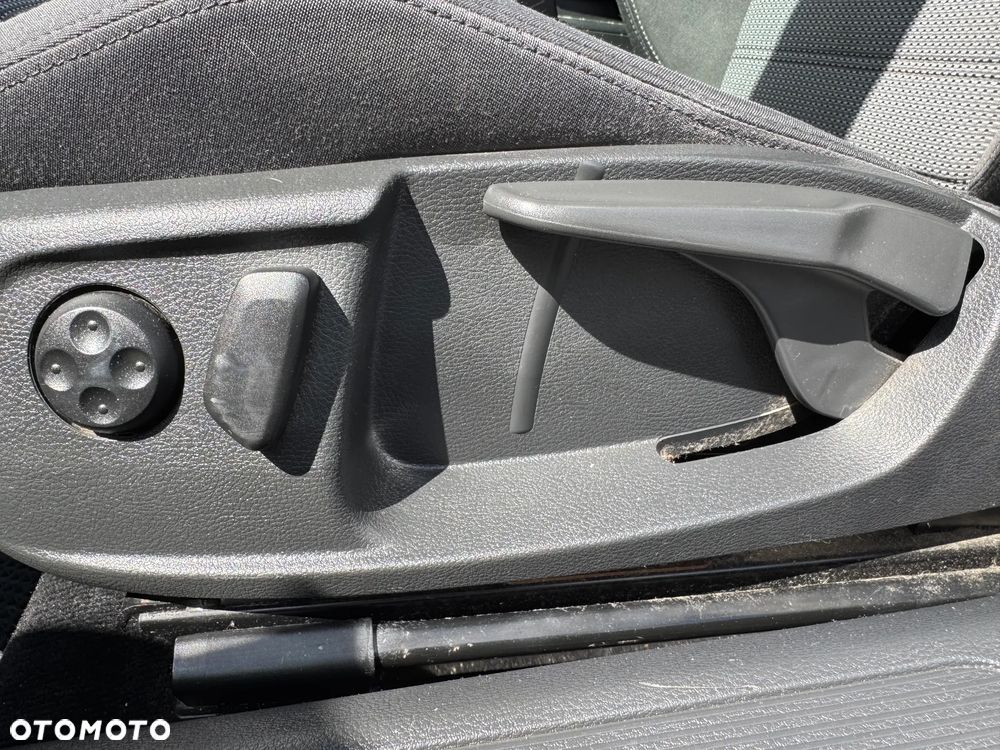 Volkswagen Passat CC - 25