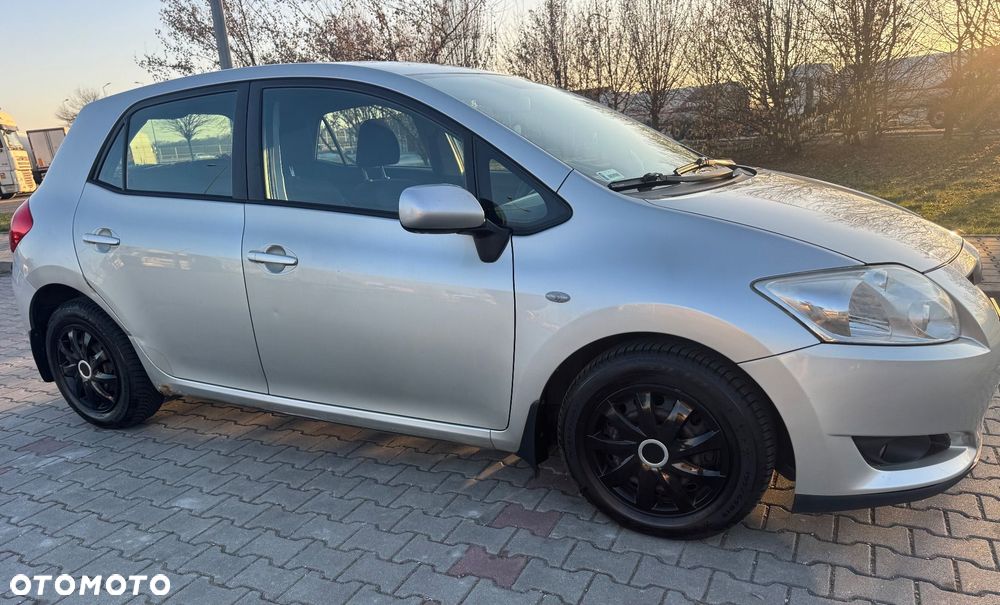 Toyota Auris - 2