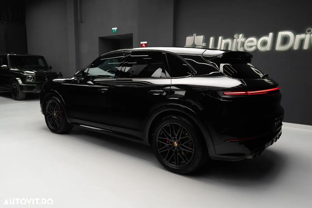 Porsche Cayenne GTS - 7