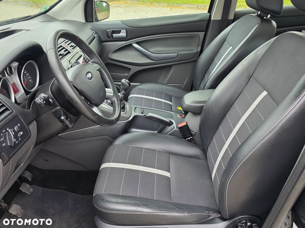 Ford Kuga 2.0 TDCi Individual - 19