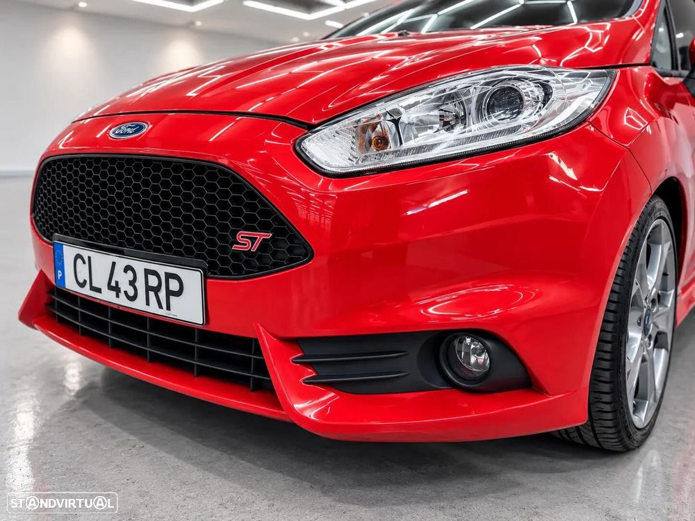Ford Fiesta 1.6 EcoBoost c/ Pack Pele Desportiva ST - 9