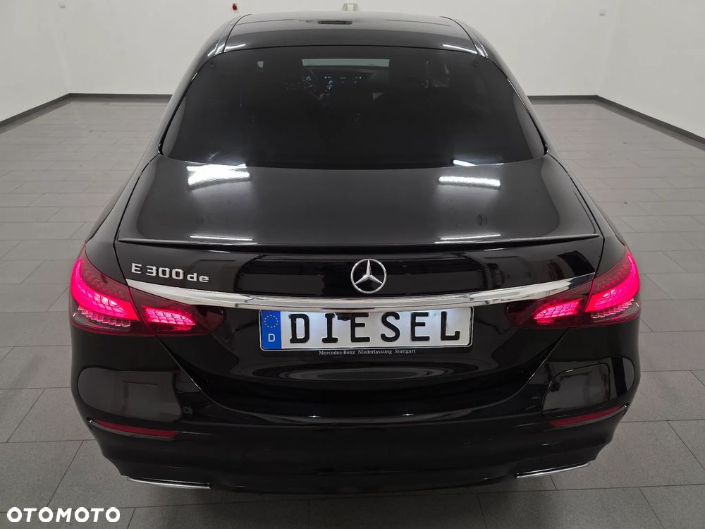 Mercedes-Benz Klasa E 300 de 9G-TRONIC AMG Line - 38
