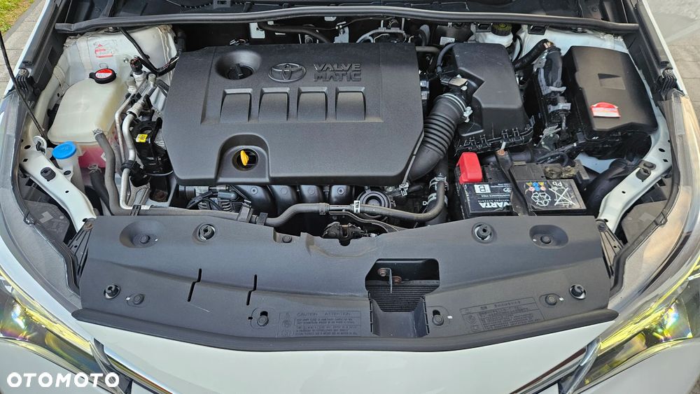 Toyota Avensis - 11