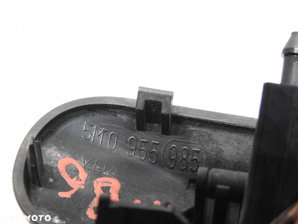 DYSZA SPRYSKIWACZA MASKI VW PASSAT B6 1.9 TDI 5M0955985 - 7