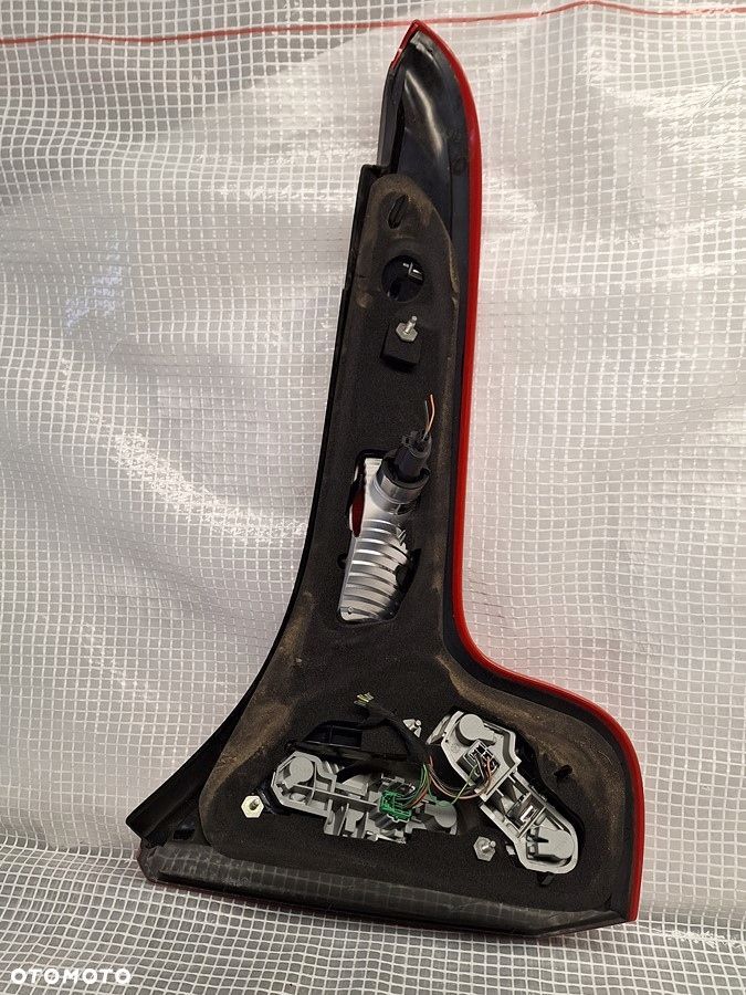 lampa tyl tylna lewa volvo c30 2006- europa demontaz - 3