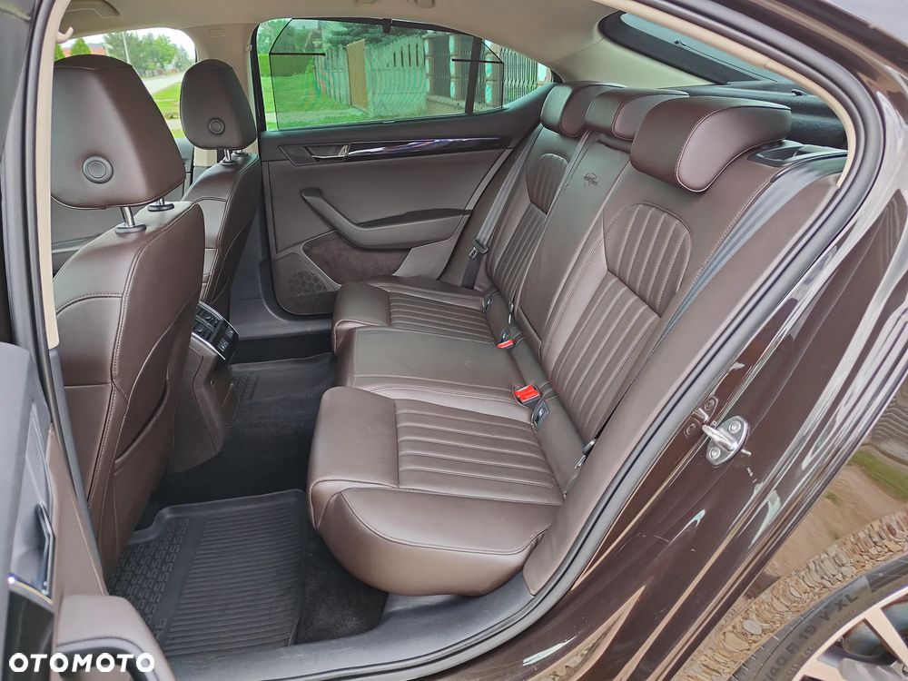 Skoda Superb 2.0 TDI L&K DSG - 17