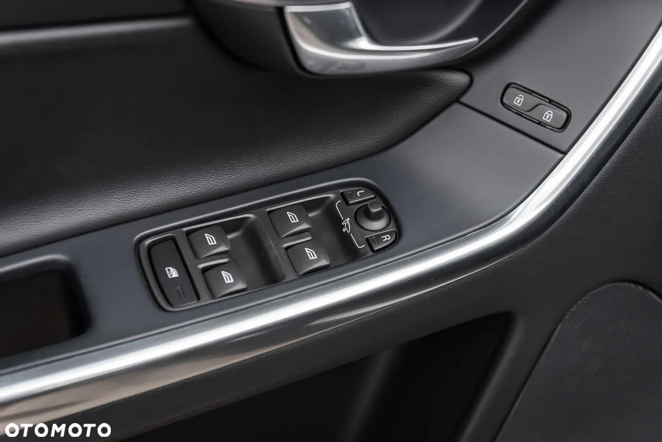 Volvo XC 60 D4 Drive-E Ocean Race - 16