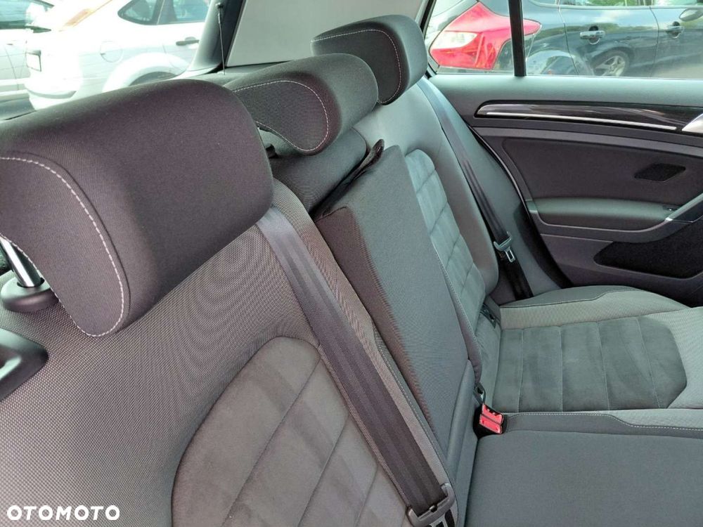 Volkswagen Golf - 18