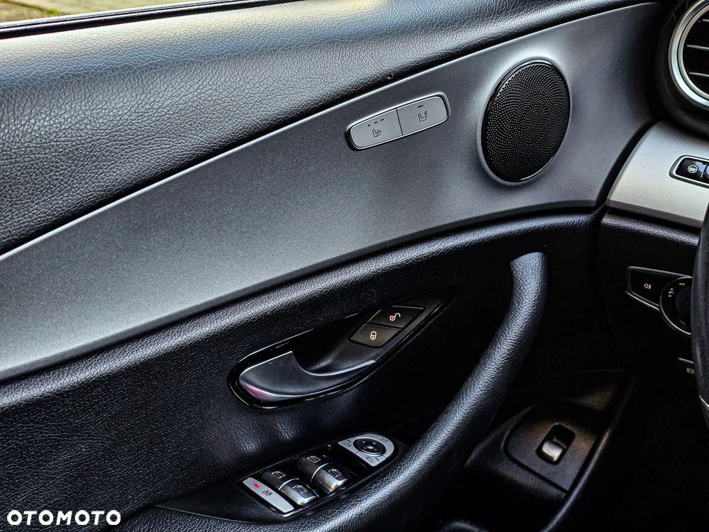 Mercedes-Benz Klasa E 220 d 9G-TRONIC - 20