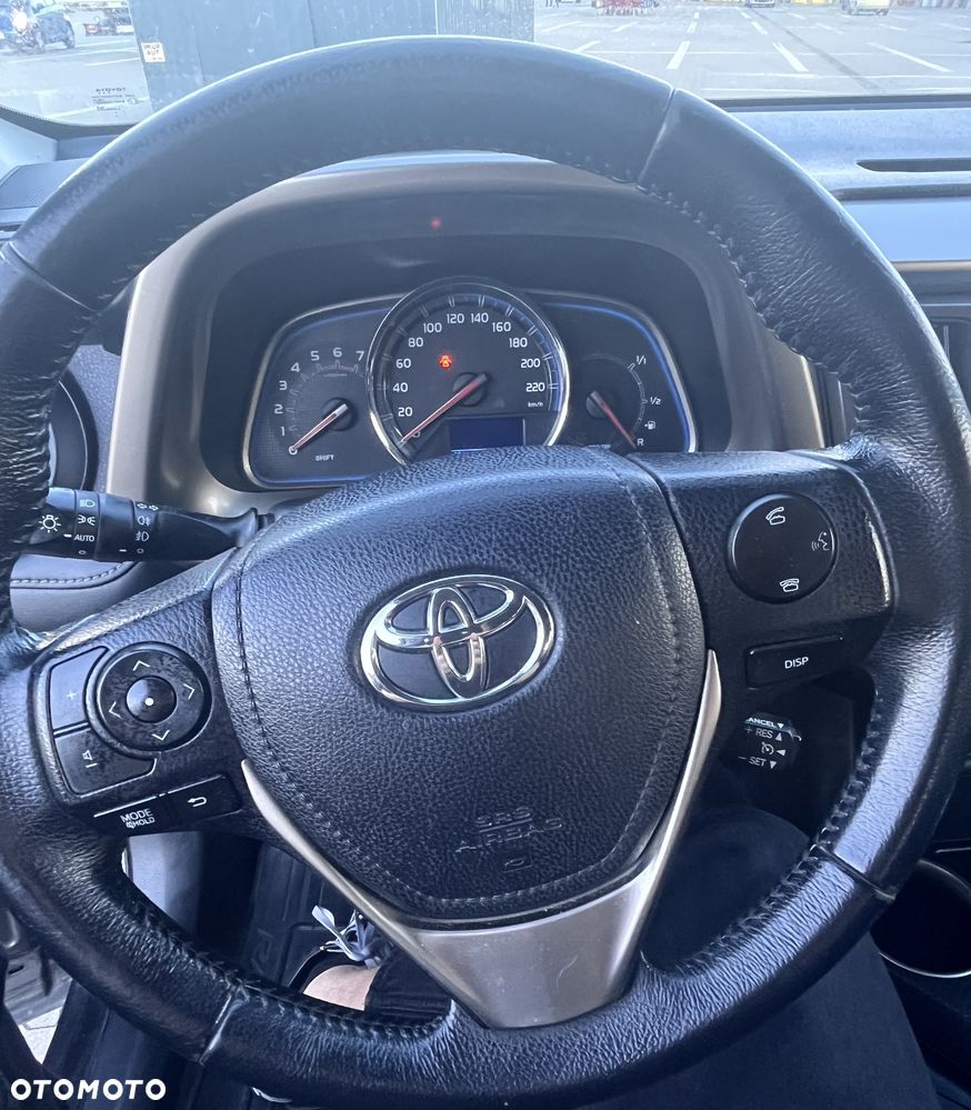 Toyota RAV4 2.2 D-4D Prestige - 10