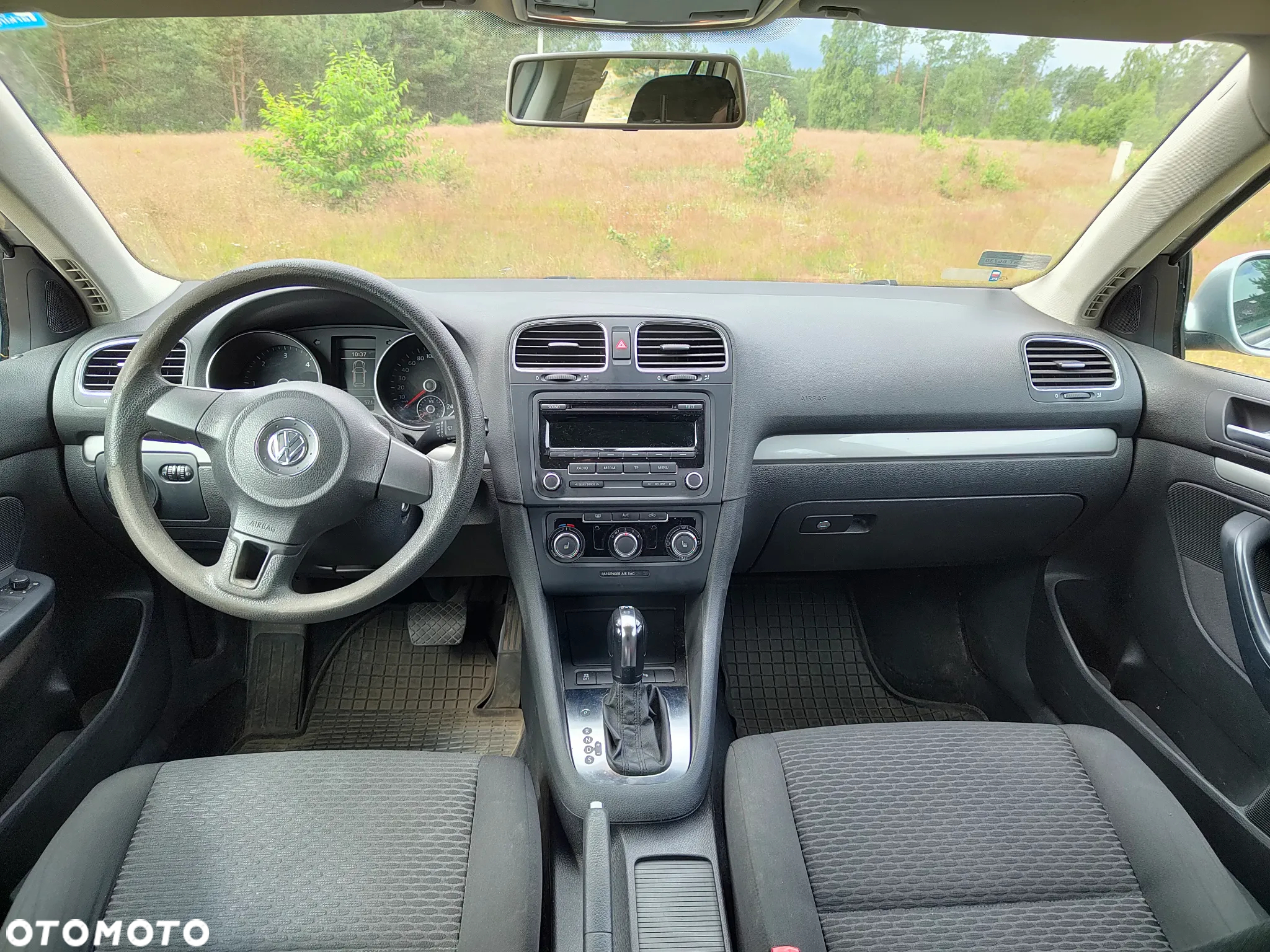 Volkswagen Golf VI 1.6 TDI Comfortline DSG - 9