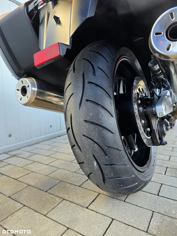 Yamaha FJR - 8