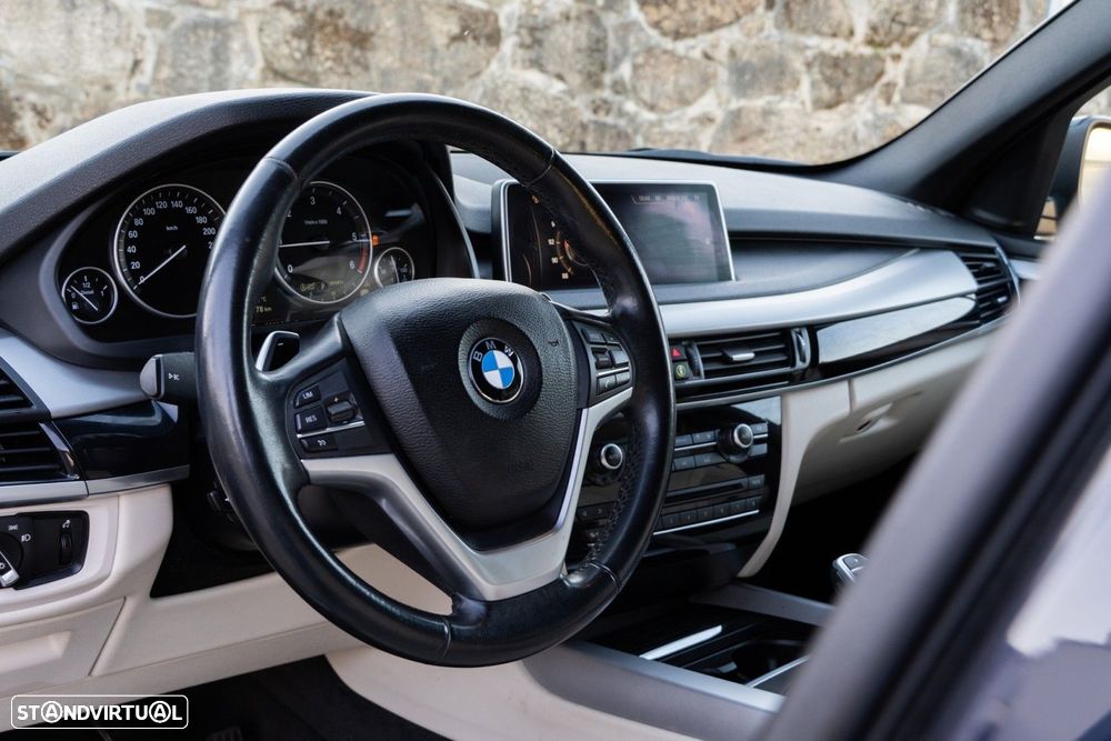 BMW X5 25 d sDrive Comfort 7L - 8