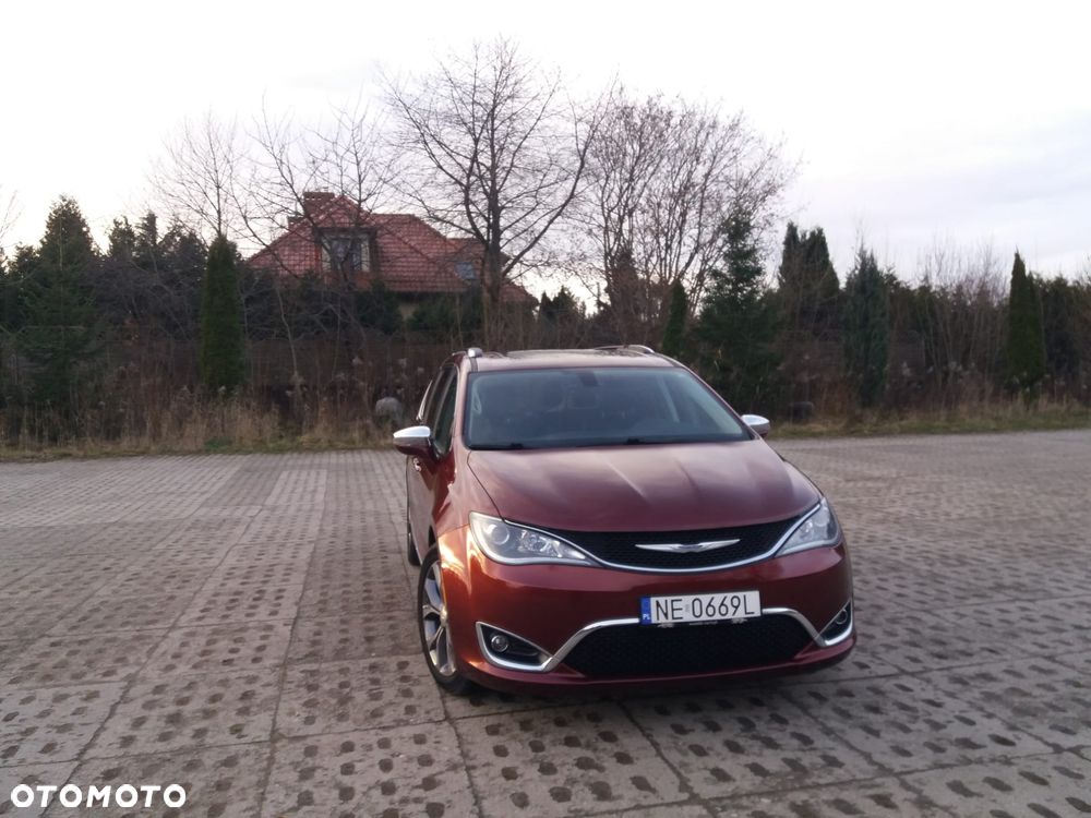 Chrysler Pacifica - 21