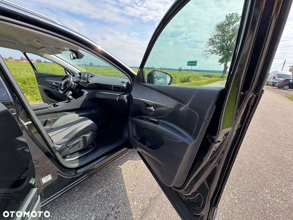 Peugeot 3008 1.2 PureTech Allure S&S - 20