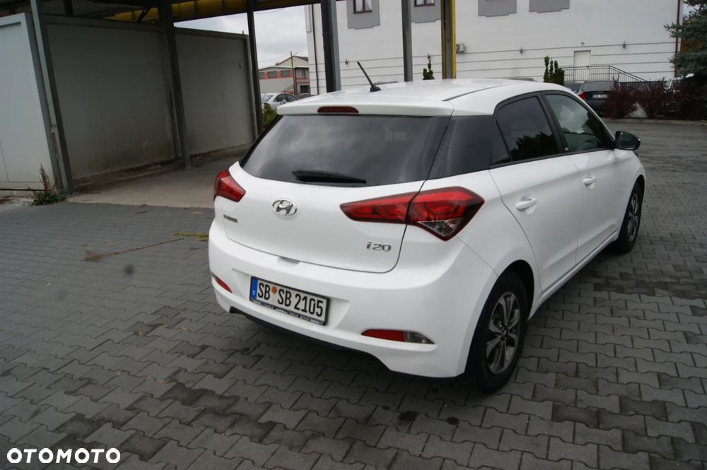 Hyundai i20 1.2 Passion - 8