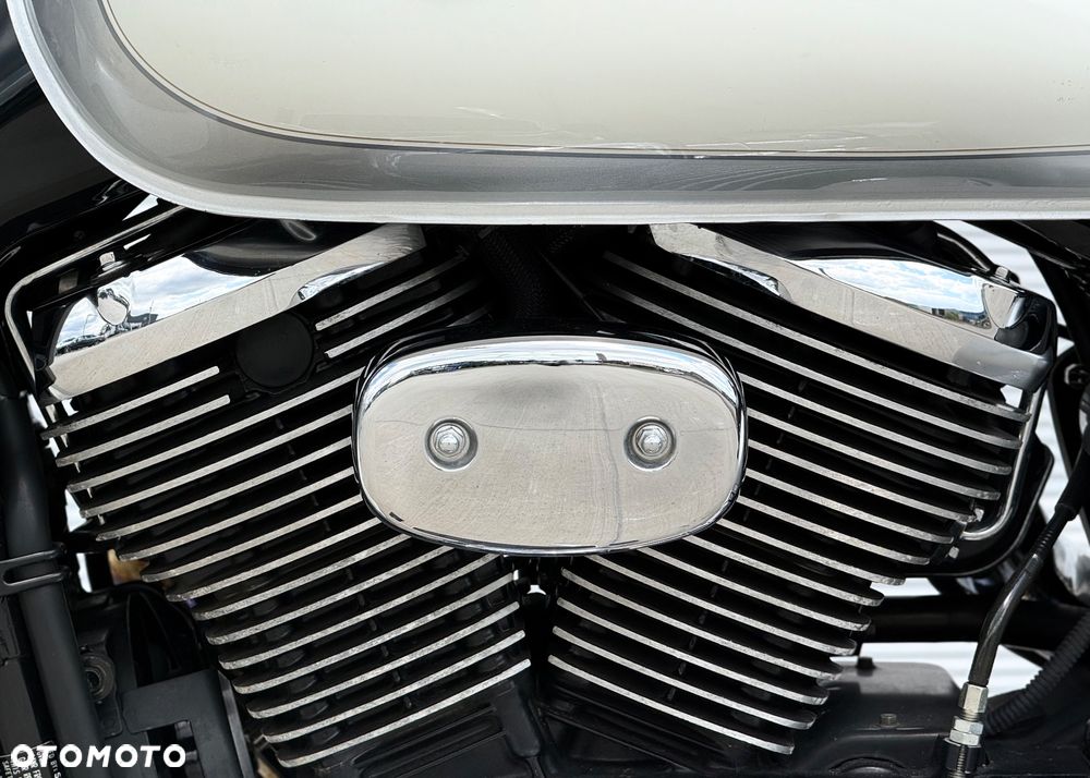 Suzuki VL 800 Volusia - Boulevard C50 - 19