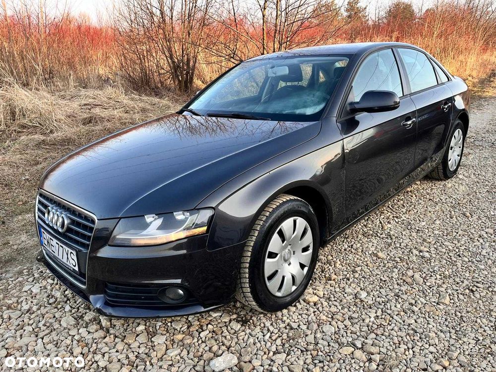 Audi A4 Limousine - 1