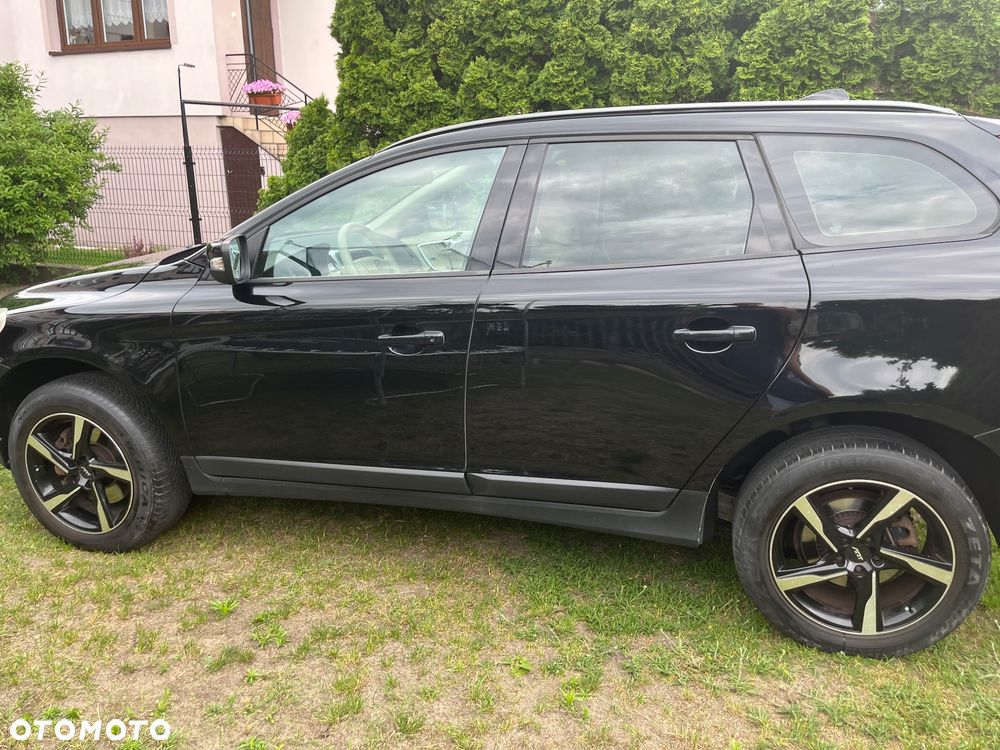 Volvo XC 60 3.2 AWD RDesign - 4