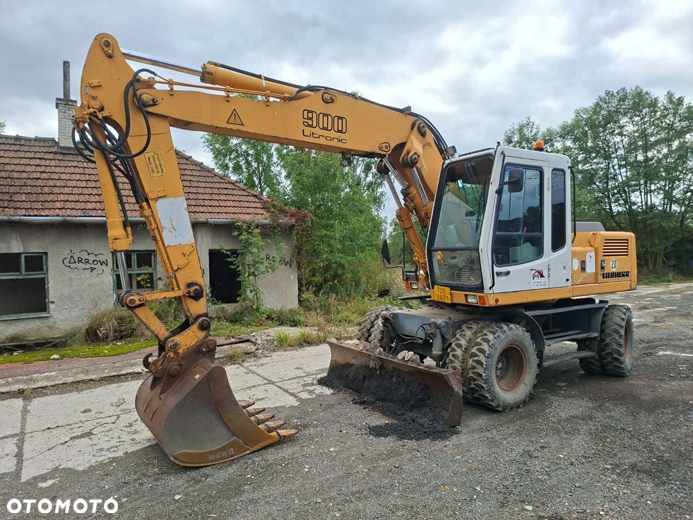 Liebherr A 900 B 4X4 - 1