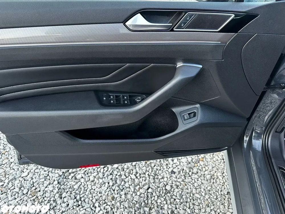 Volkswagen Passat Alltrack 2.0 TDI SCR DSG 4Motion - 25