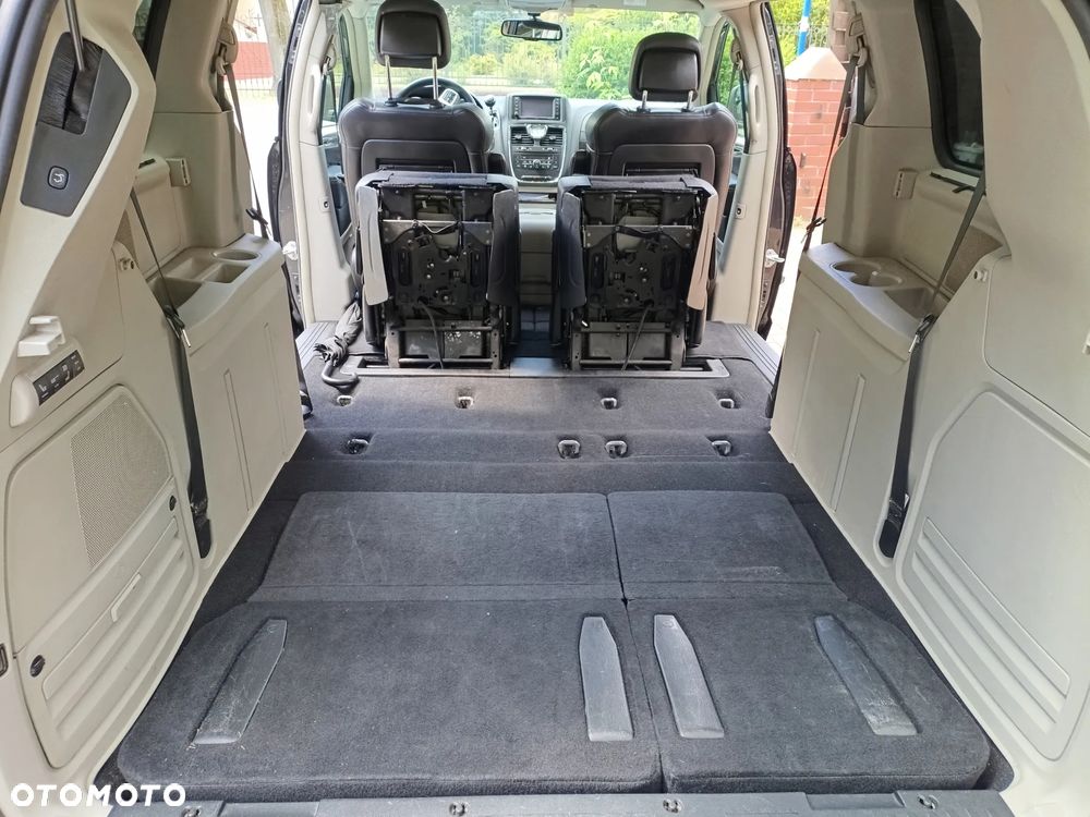 Lancia Voyager 2.8CRD Platinum - 8