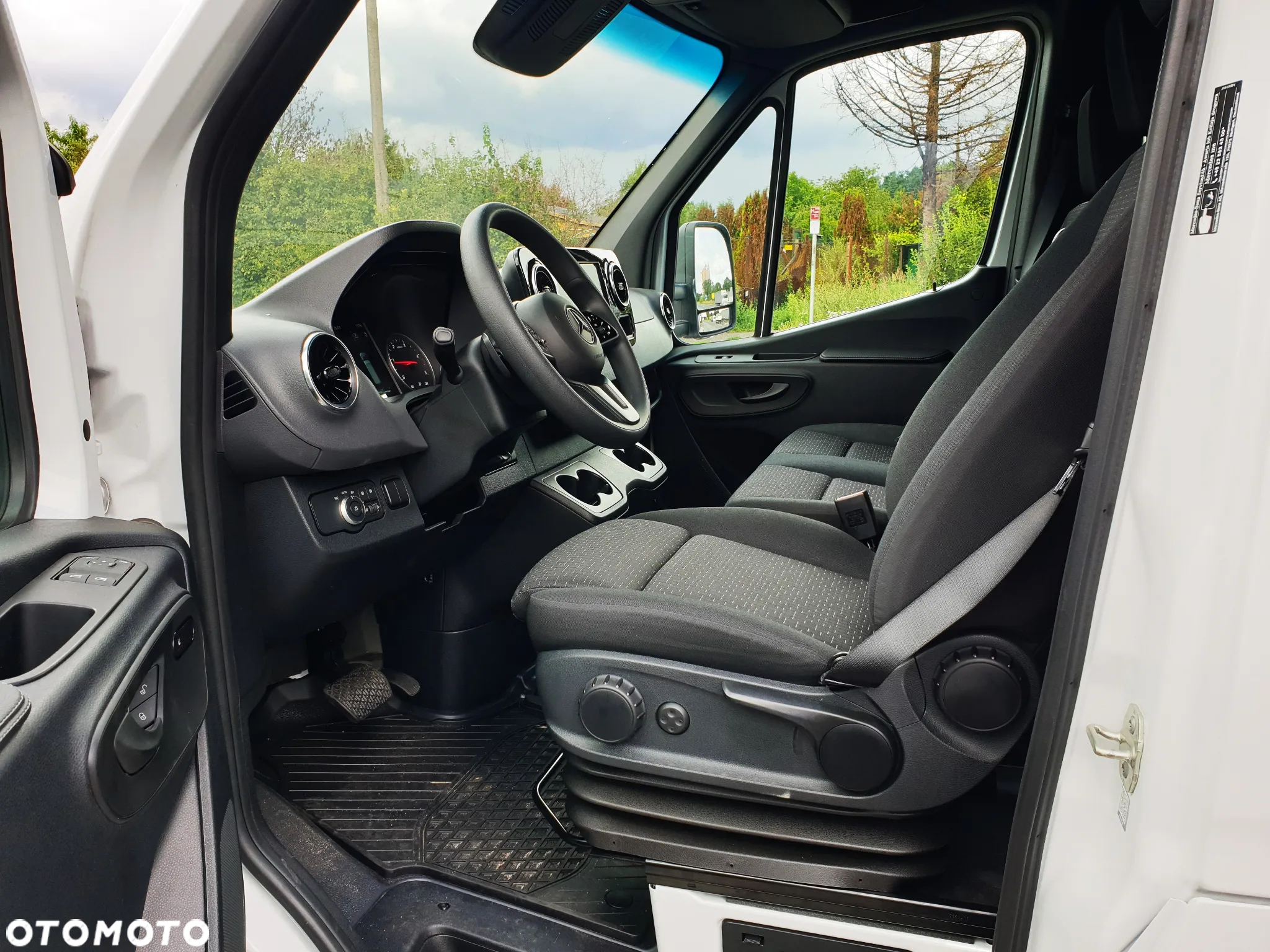 Mercedes-Benz SPRINTER 317 CDI - 12