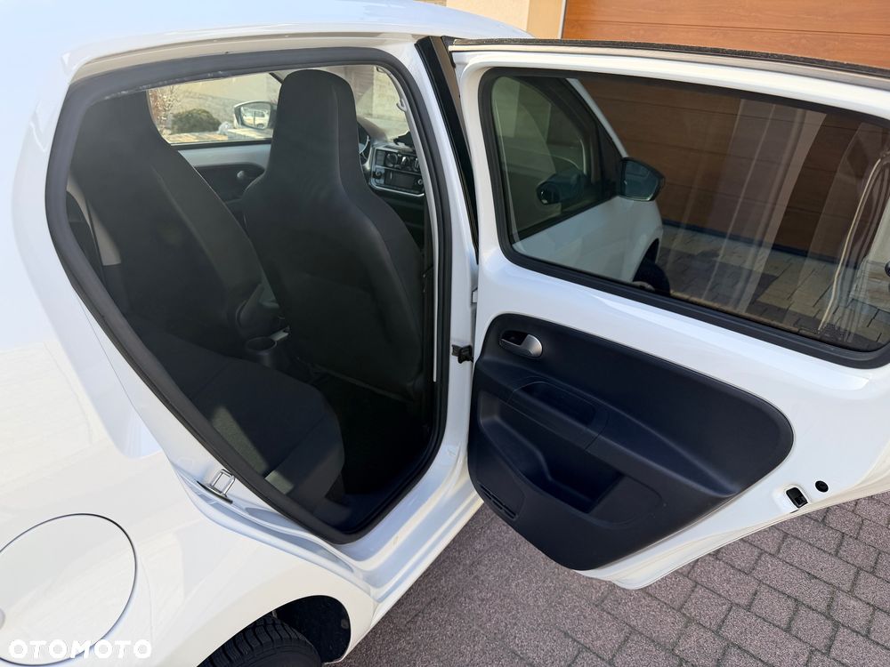 Volkswagen up! 1.0 move - 24