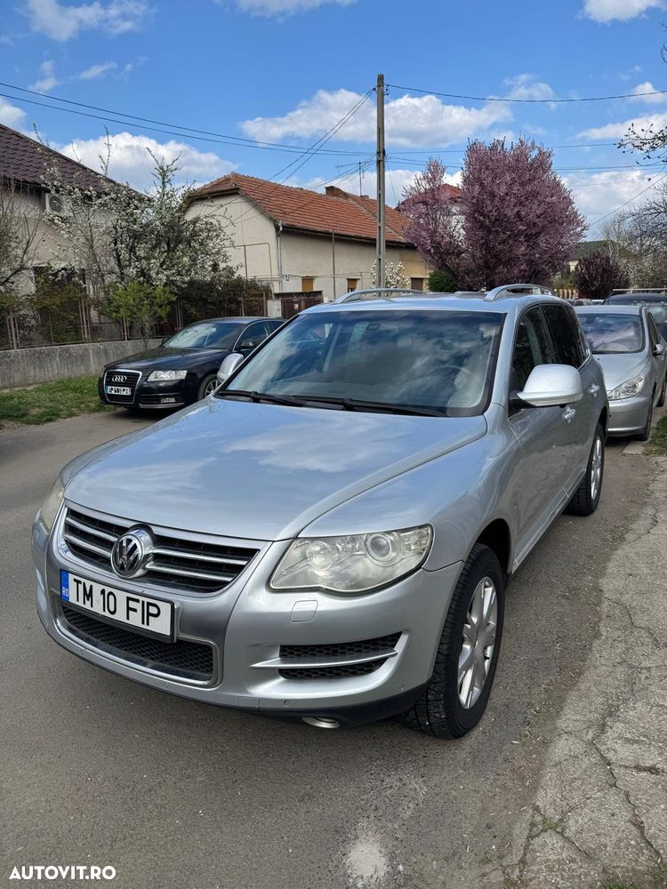 Volkswagen Touareg - 1